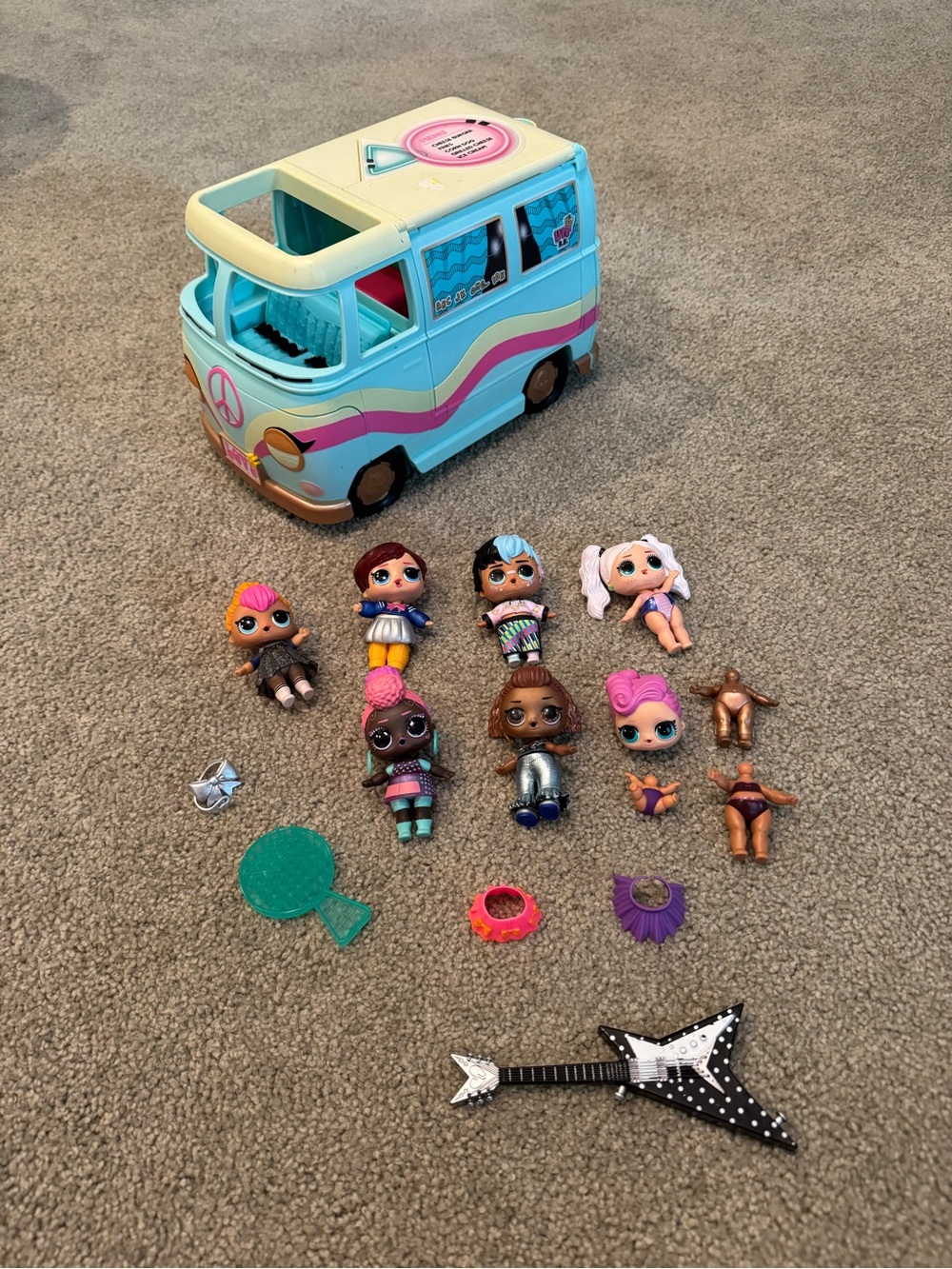 L.O.L. Surprise! Light Blue and Cream Retro Camper Van Playset with Mini Dolls